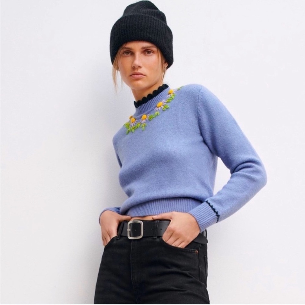 ZARA Floral Embroidered Knit Sweater Sz small Mock Neck Periwinkle